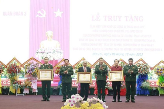 Truy tặng danh hiệu Anh hùng Lực lượng vũ trang nhân dân đối với Thượng tướng Hoàng Minh Thảo, Thượng tướng Đặng Vũ Hiệp và Thượng tướng Vũ Lăng